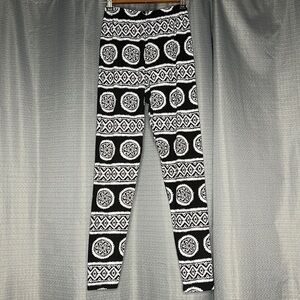 BLACK AND WHITE STRETCH LEGGINGS SMALL